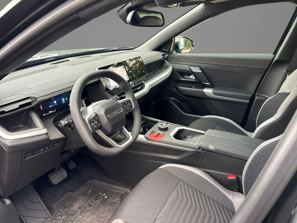 1.2 e-Hybrid First Edition | Climate Control | LMV 18"| Parkeersensoren | Camera 2 + 6 jaar speciale Garantie! |