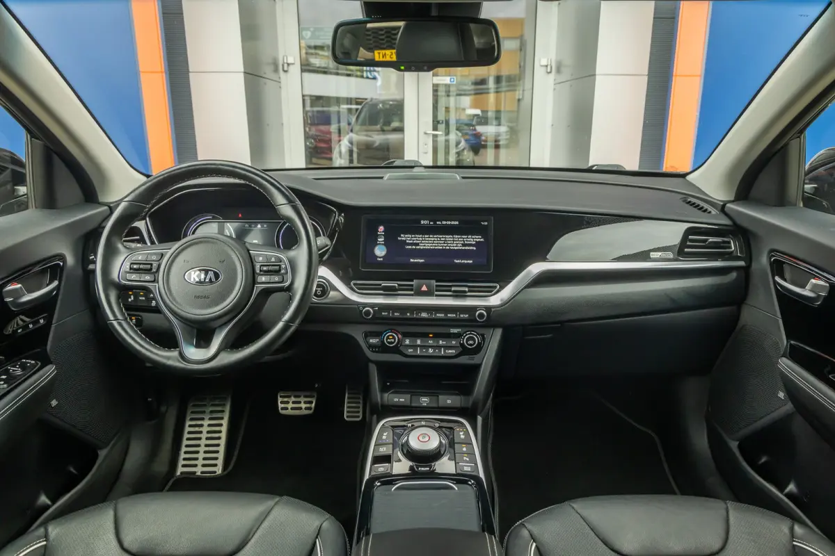 ExecutiveLine 64 kWh | Elek. Stoelen met Memory | Leder | Stoelventilatie- Verwarming | Apple Carplay/Android Auto | Achteruitrijcamera | Dodehoek detectie | Achteruitrijcamera | Apple Carpl