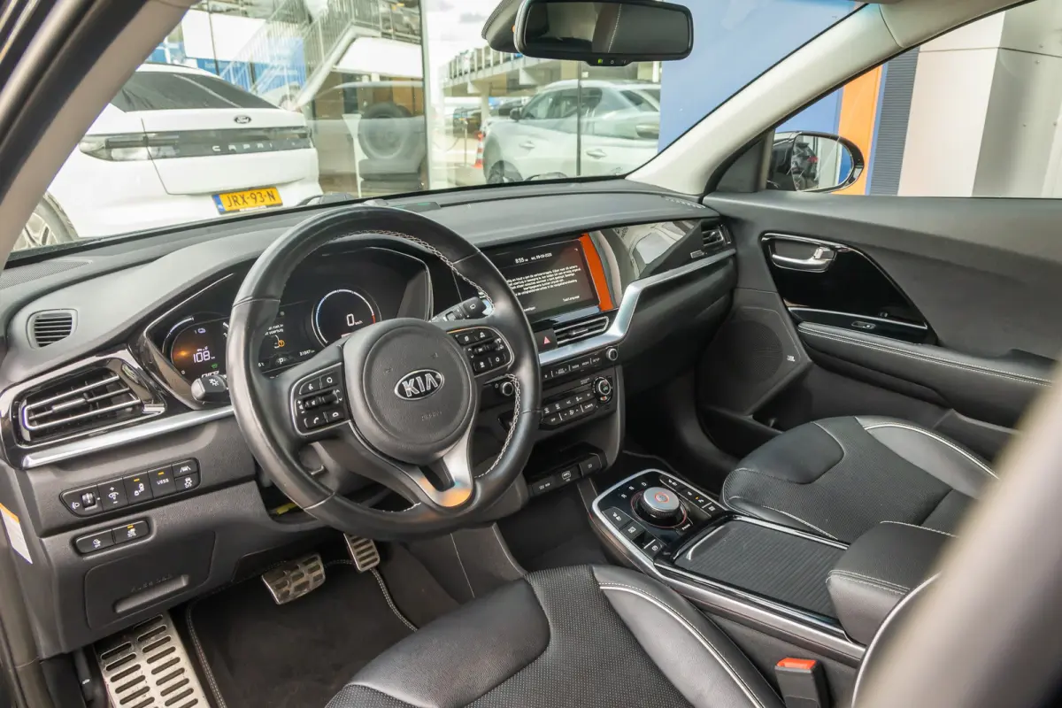 ExecutiveLine 64 kWh | Elek. Stoelen met Memory | Leder | Stoelventilatie- Verwarming | Apple Carplay/Android Auto | Achteruitrijcamera | Dodehoek detectie | Achteruitrijcamera | Apple Carpl