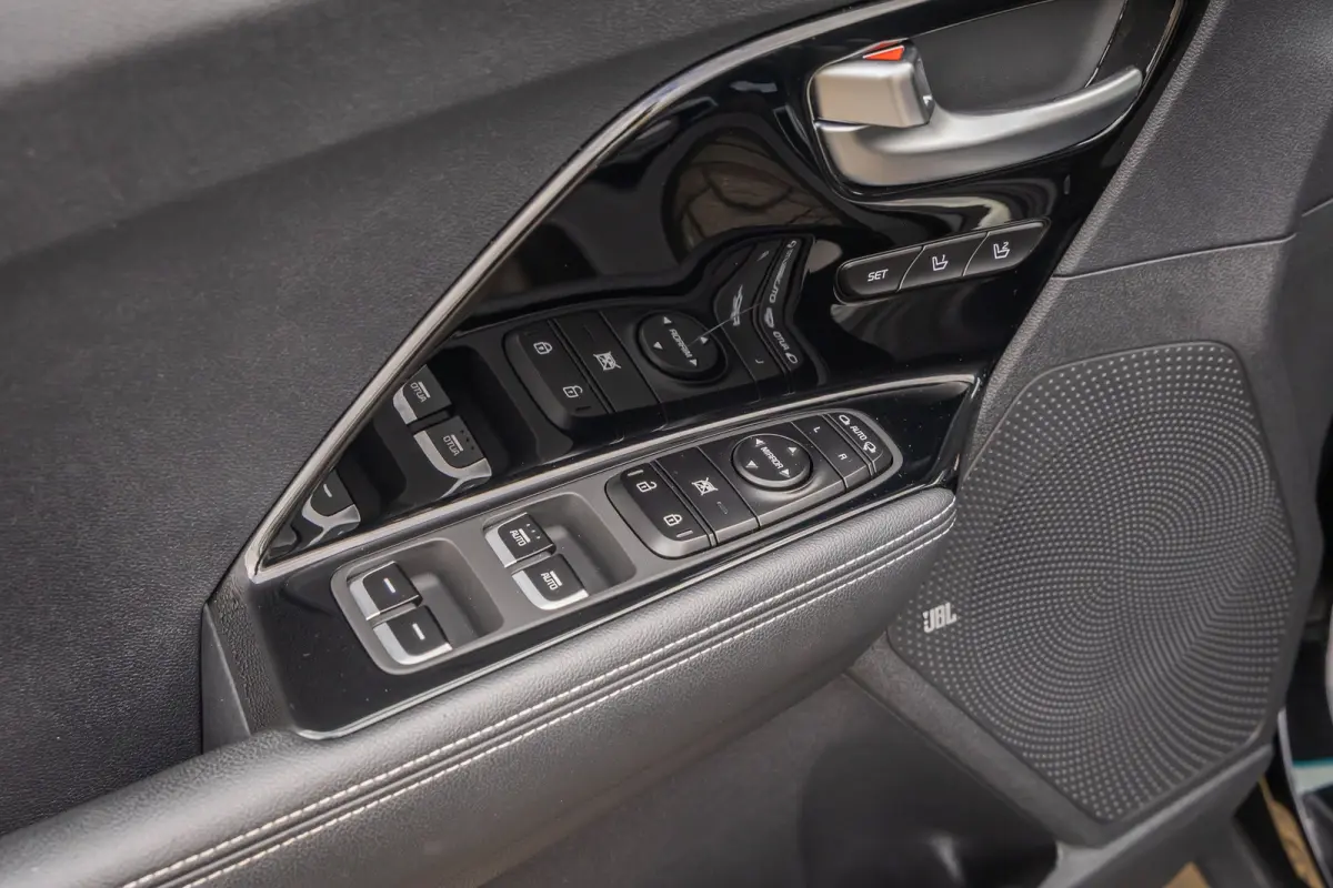 ExecutiveLine 64 kWh | Elek. Stoelen met Memory | Leder | Stoelventilatie- Verwarming | Apple Carplay/Android Auto | Achteruitrijcamera | Dodehoek detectie | Achteruitrijcamera | Apple Carpl