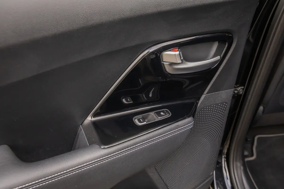 ExecutiveLine 64 kWh | Elek. Stoelen met Memory | Leder | Stoelventilatie- Verwarming | Apple Carplay/Android Auto | Achteruitrijcamera | Dodehoek detectie | Achteruitrijcamera | Apple Carpl