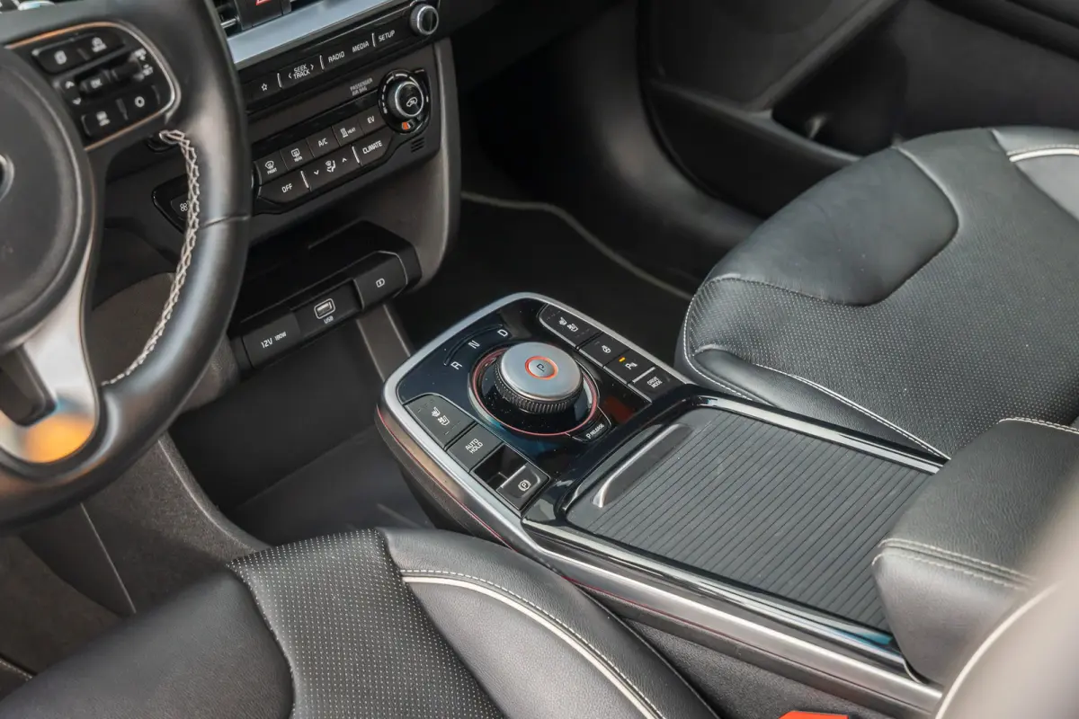 ExecutiveLine 64 kWh | Elek. Stoelen met Memory | Leder | Stoelventilatie- Verwarming | Apple Carplay/Android Auto | Achteruitrijcamera | Dodehoek detectie | Achteruitrijcamera | Apple Carpl