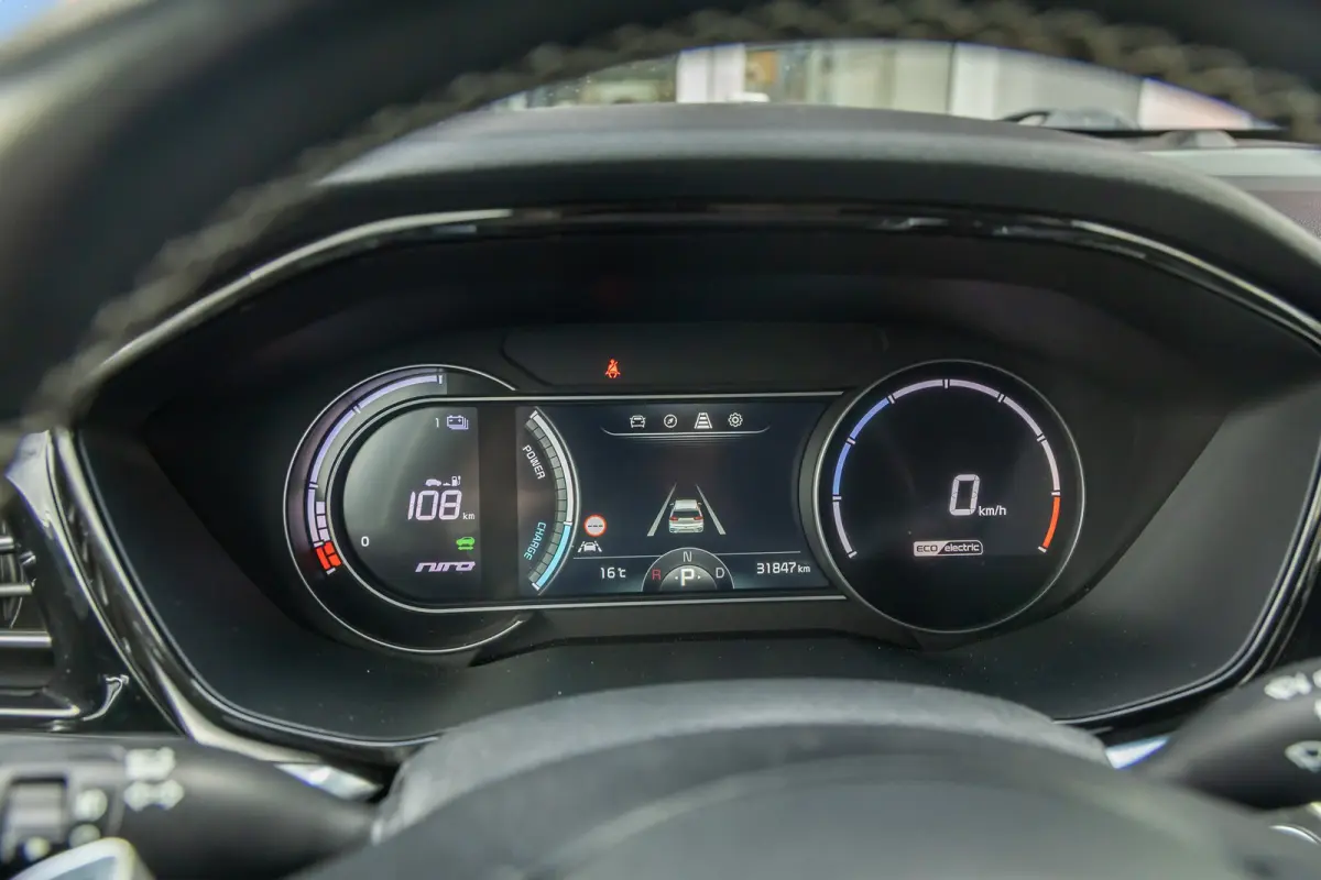 ExecutiveLine 64 kWh | Elek. Stoelen met Memory | Leder | Stoelventilatie- Verwarming | Apple Carplay/Android Auto | Achteruitrijcamera | Dodehoek detectie | Achteruitrijcamera | Apple Carpl