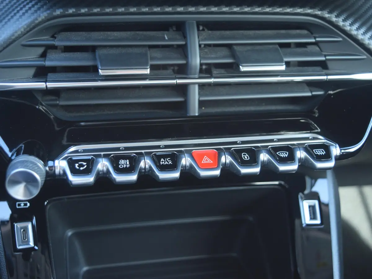 EV Active 50 kWh | CLIMATE CONTROL | PARKEERSENSOREN MET CAMRERA | CRUISE CONTROL |