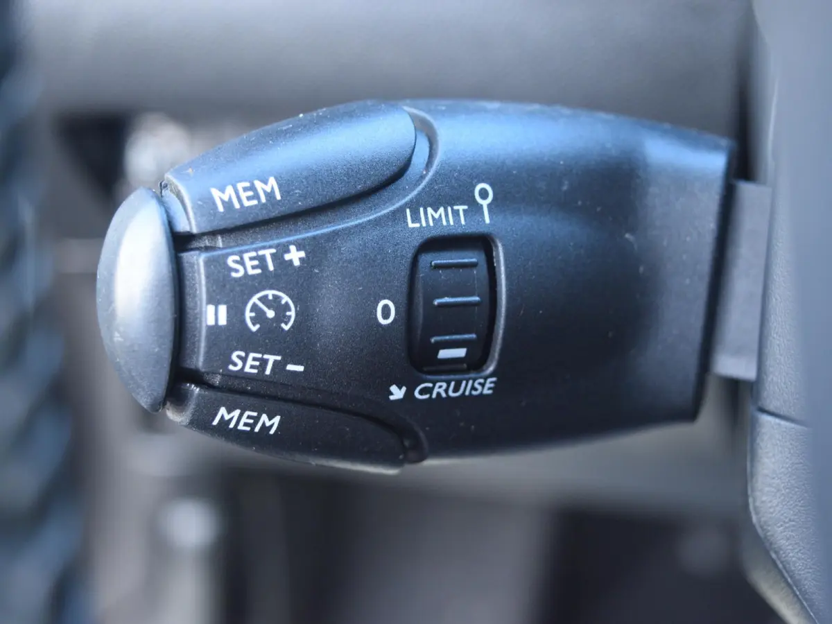 EV Active 50 kWh | CLIMATE CONTROL | PARKEERSENSOREN MET CAMRERA | CRUISE CONTROL |
