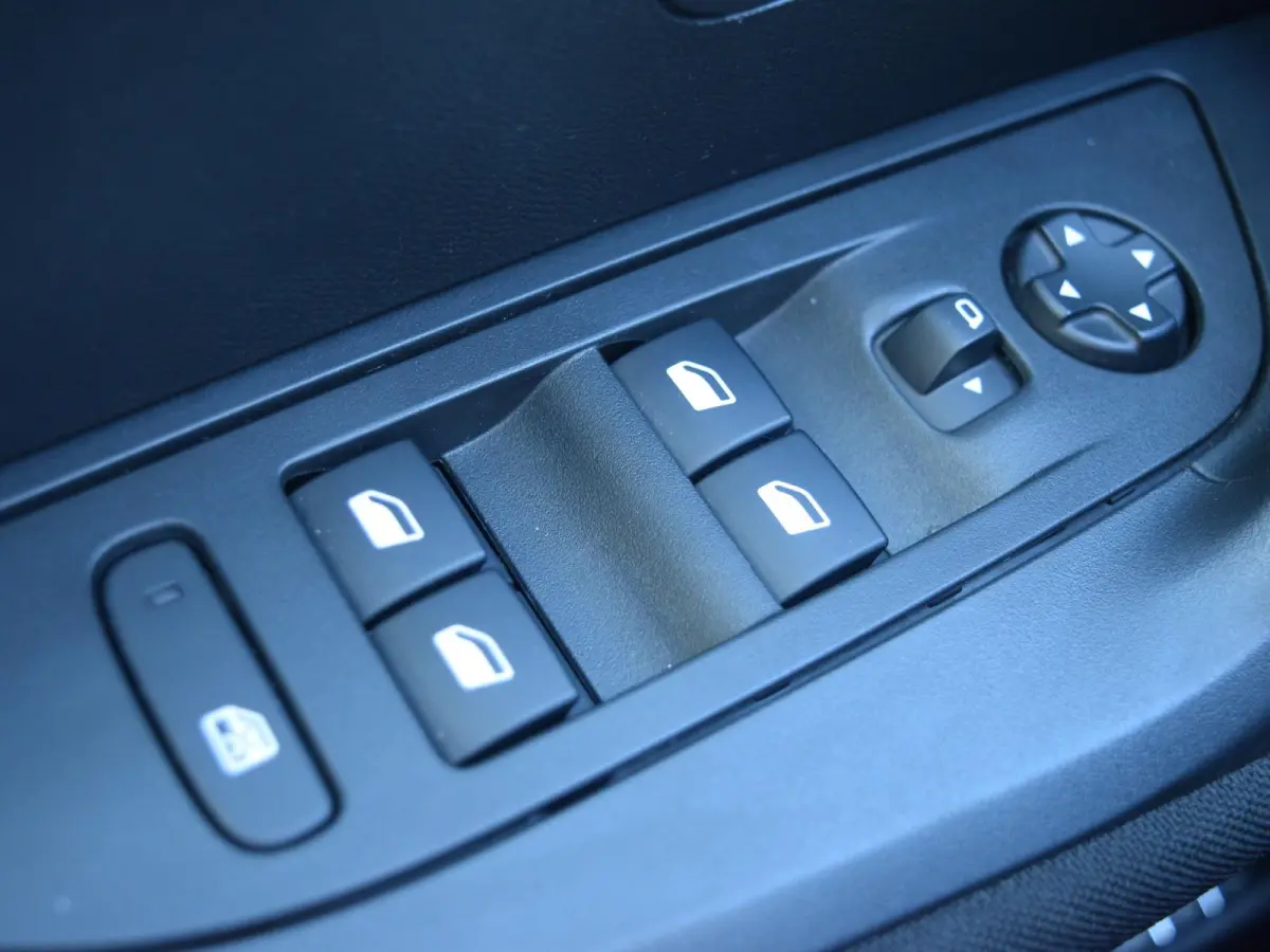 EV Active 50 kWh | CLIMATE CONTROL | PARKEERSENSOREN MET CAMRERA | CRUISE CONTROL |