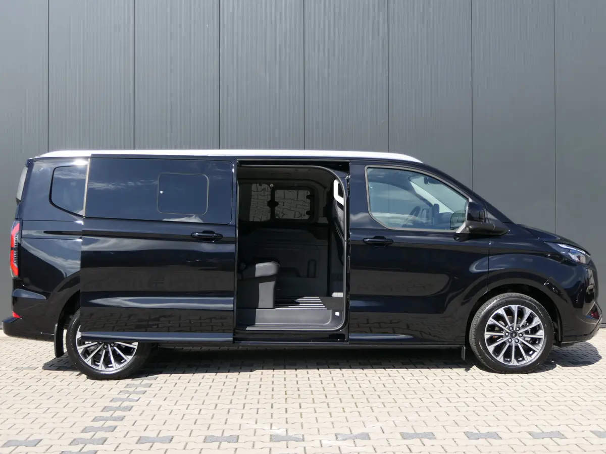 Tourneo 340 2.5 PHEV L2H1 Titanium X | Leder | 19 Inch | Elek. Schuifdeuren | 360 Camera | BLIS | Adaptive Cruise | CarPlay/Android Auto | 8-Persoons