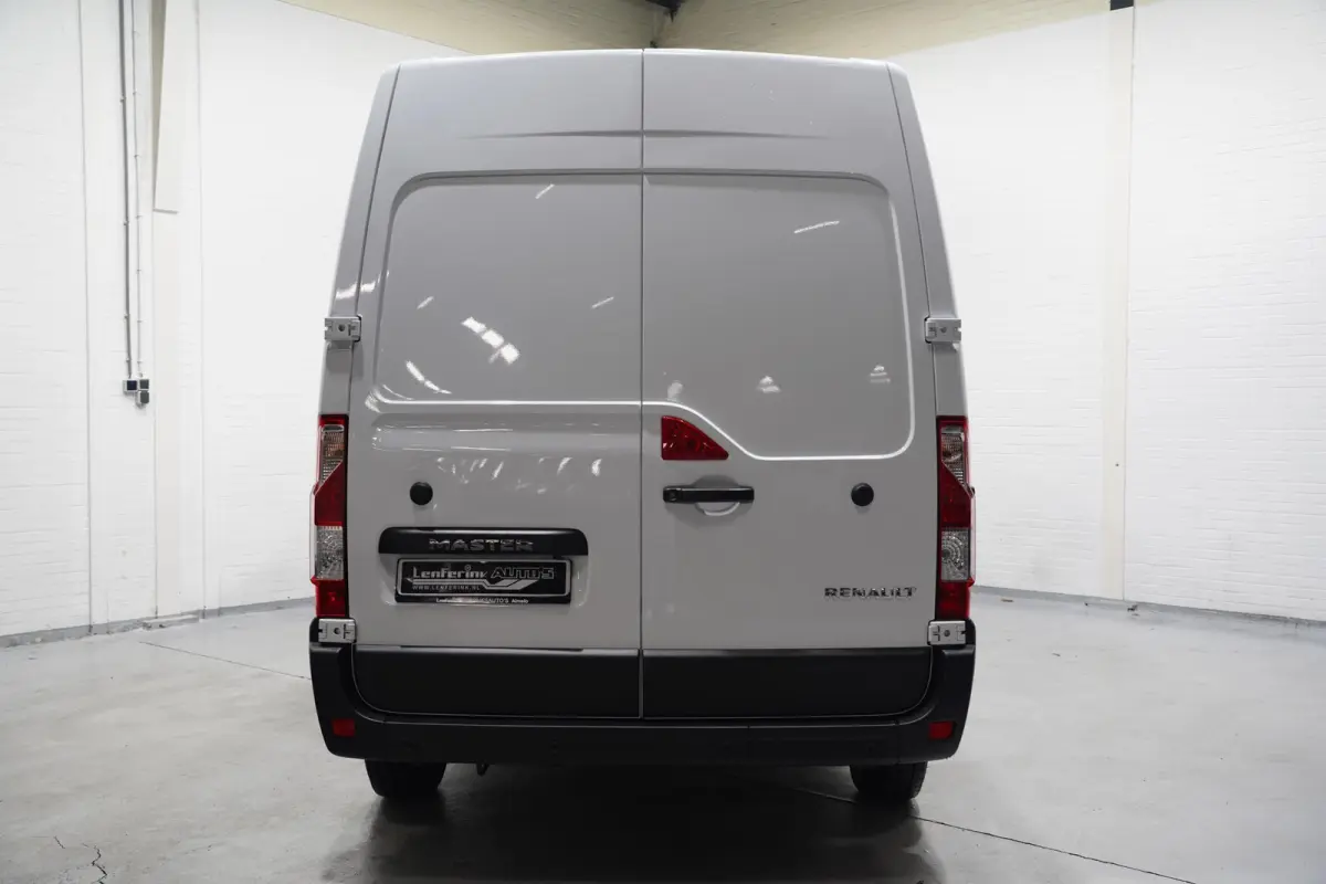 2.3 DCI 135 pk L3H2 Navi, Camera, Laadruimte Pakket, PDC V+A, 270 Graden Deuren, Smartphone Lader, 3-Zits, Nieuw