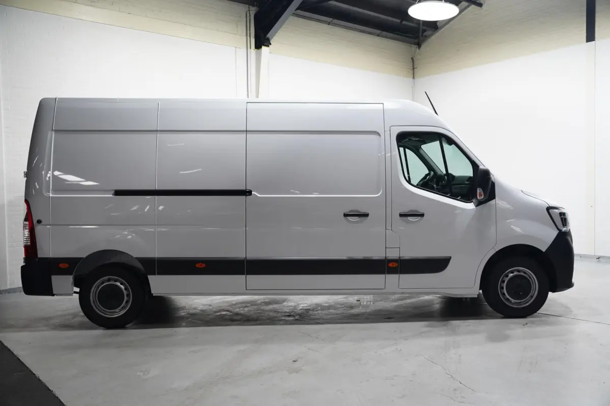 2.3 DCI 135 pk L3H2 Navi, Camera, Laadruimte Pakket, PDC V+A, 270 Graden Deuren, Smartphone Lader, 3-Zits, Nieuw