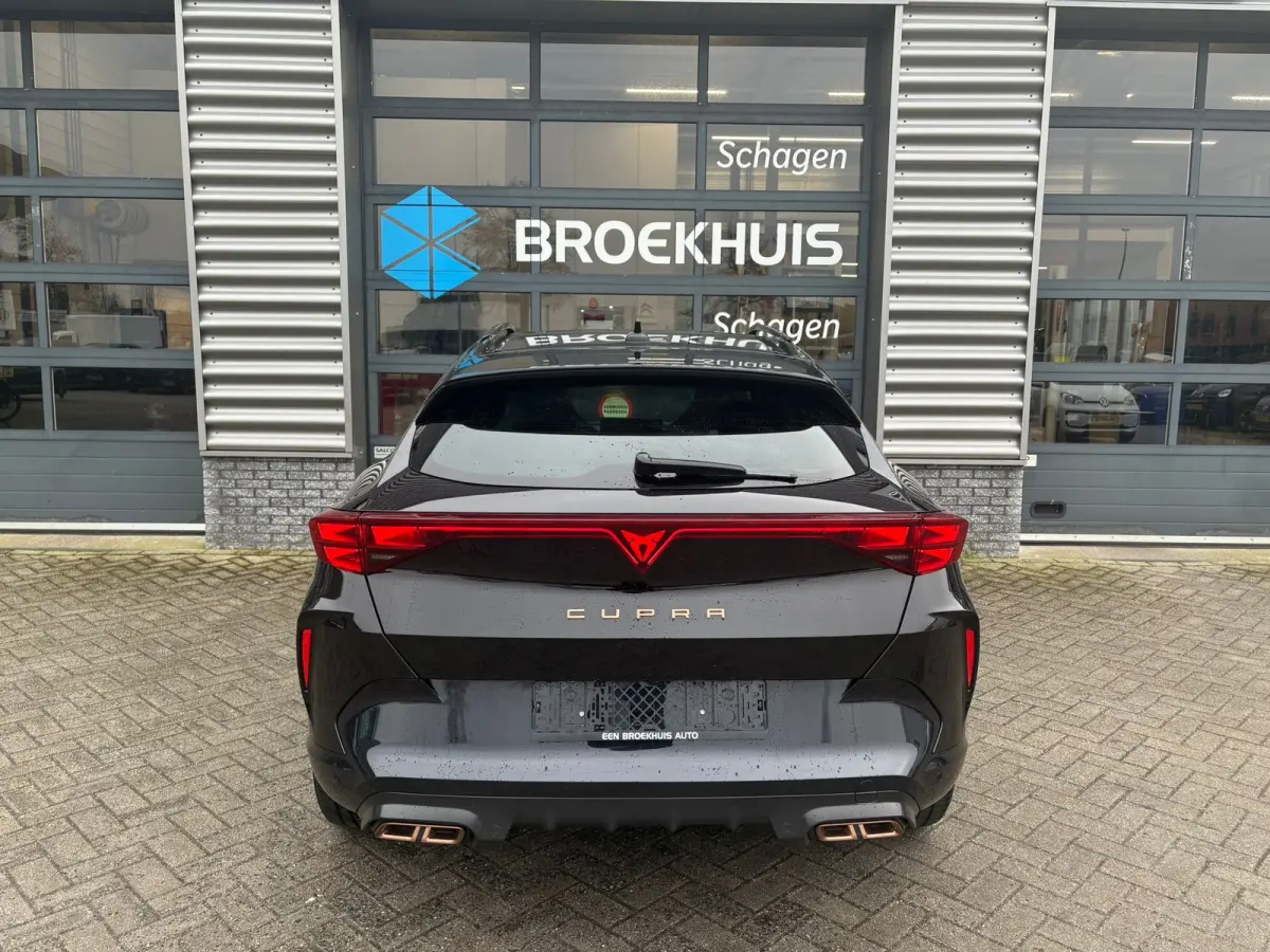 1.5 TSI e-Hybrid 272 pk VZ Performance | Panoramadak | Wegklapbare Trekhaak | Rondomzicht camera | Stuur/stoel verwarming |