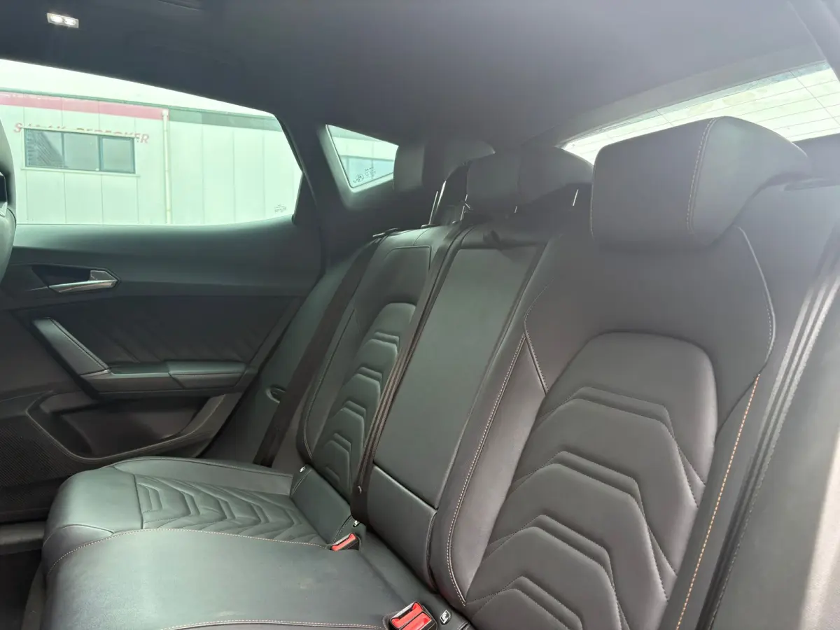 1.5 TSI e-Hybrid 272 pk VZ Performance | Panoramadak | Wegklapbare Trekhaak | Rondomzicht camera | Stuur/stoel verwarming |