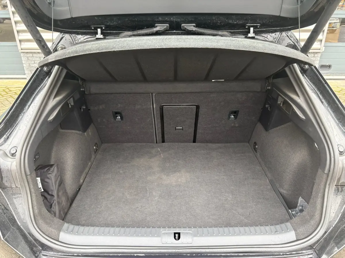 1.5 TSI e-Hybrid 272 pk VZ Performance | Panoramadak | Wegklapbare Trekhaak | Rondomzicht camera | Stuur/stoel verwarming |