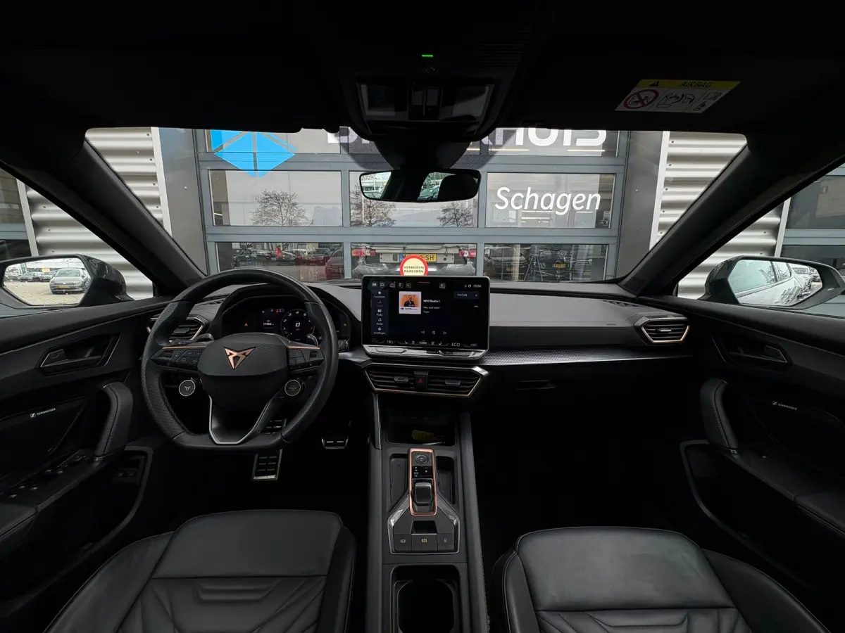 1.5 TSI e-Hybrid 272 pk VZ Performance | Panoramadak | Wegklapbare Trekhaak | Rondomzicht camera | Stuur/stoel verwarming |