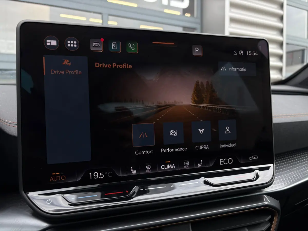 1.5 TSI e-Hybrid 272 pk VZ Performance | Panoramadak | Wegklapbare Trekhaak | Rondomzicht camera | Stuur/stoel verwarming |