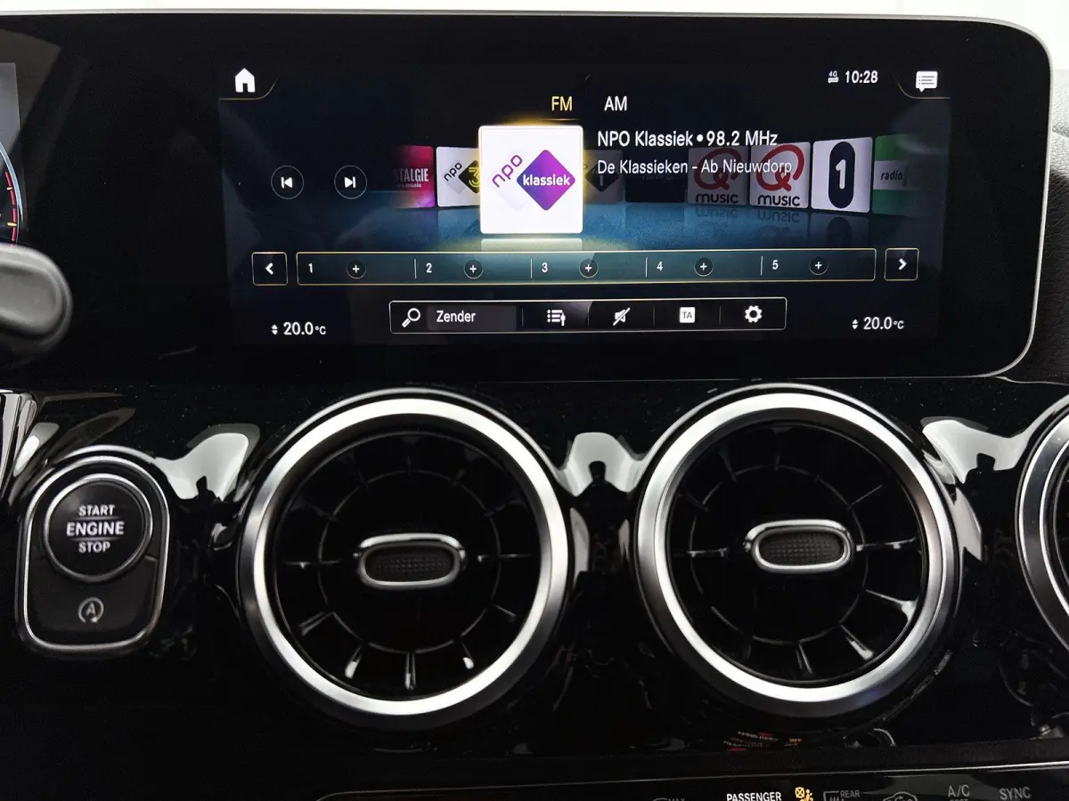 200 Business Solution AMG | Automaat | Apple Carplay / Android Auto | Camera | Navigatie | Stoelverwarming | Virtual Cockpit | Climate Control | Lichtmetalen Velgen |