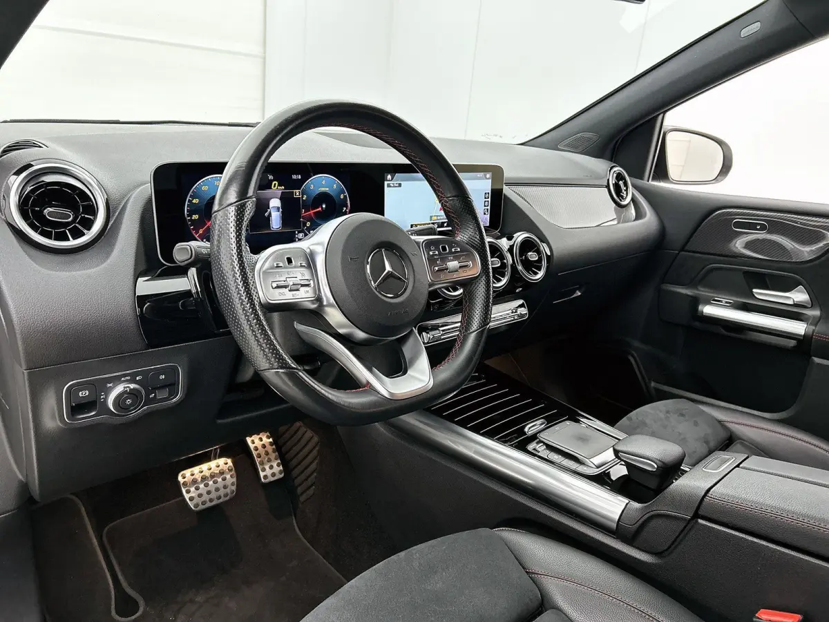 200 Business Solution AMG | Automaat | Apple Carplay / Android Auto | Camera | Navigatie | Stoelverwarming | Virtual Cockpit | Climate Control | Lichtmetalen Velgen |
