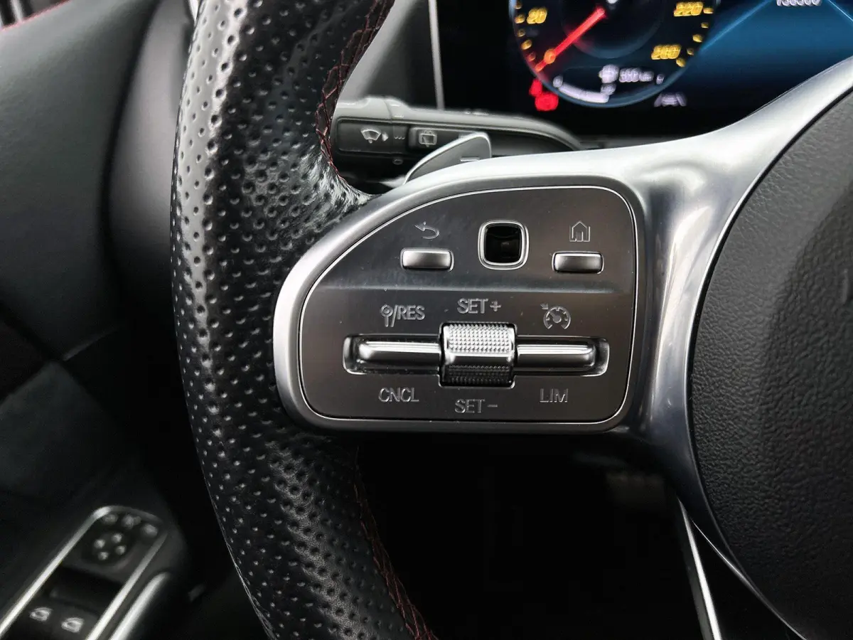 200 Business Solution AMG | Automaat | Apple Carplay / Android Auto | Camera | Navigatie | Stoelverwarming | Virtual Cockpit | Climate Control | Lichtmetalen Velgen |