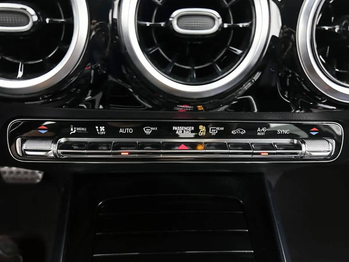 200 Business Solution AMG | Automaat | Apple Carplay / Android Auto | Camera | Navigatie | Stoelverwarming | Virtual Cockpit | Climate Control | Lichtmetalen Velgen |