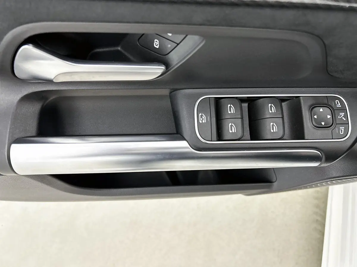 200 Business Solution AMG | Automaat | Apple Carplay / Android Auto | Camera | Navigatie | Stoelverwarming | Virtual Cockpit | Climate Control | Lichtmetalen Velgen |