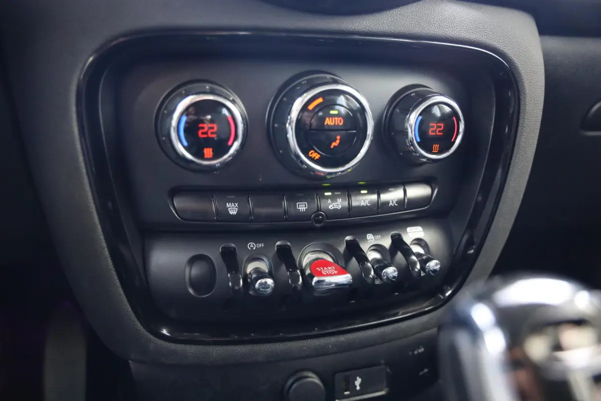 1.5 One Business Edition|Automaat|Clima|Navi|Cruise|LED