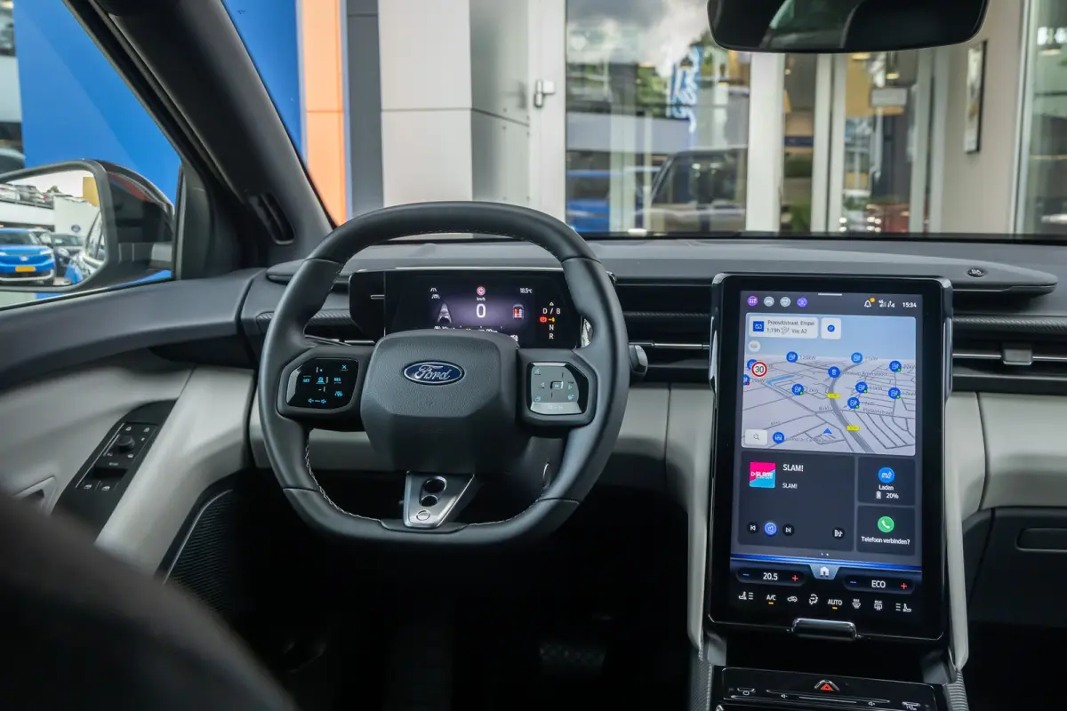 Premium Extended Range RWD 77 kWh | Trekhaak Elek. | Adaptive Cruise Control | 360 Camera l B&O | 2 Elektrisch verstelbaren stoelen | Achteruitrijcamera | Apple Carplay/Android Auto | Achter