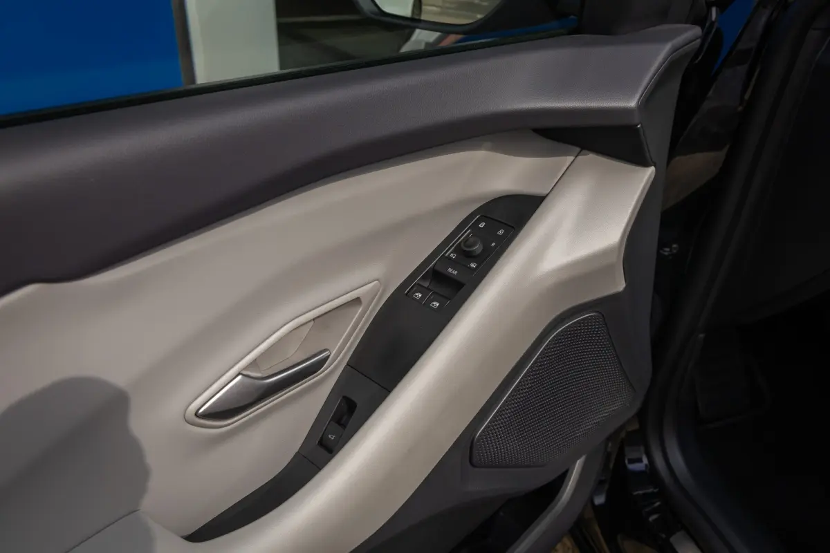 Premium Extended Range RWD 77 kWh | Trekhaak Elek. | Adaptive Cruise Control | 360 Camera l B&O | 2 Elektrisch verstelbaren stoelen | Achteruitrijcamera | Apple Carplay/Android Auto | Achter