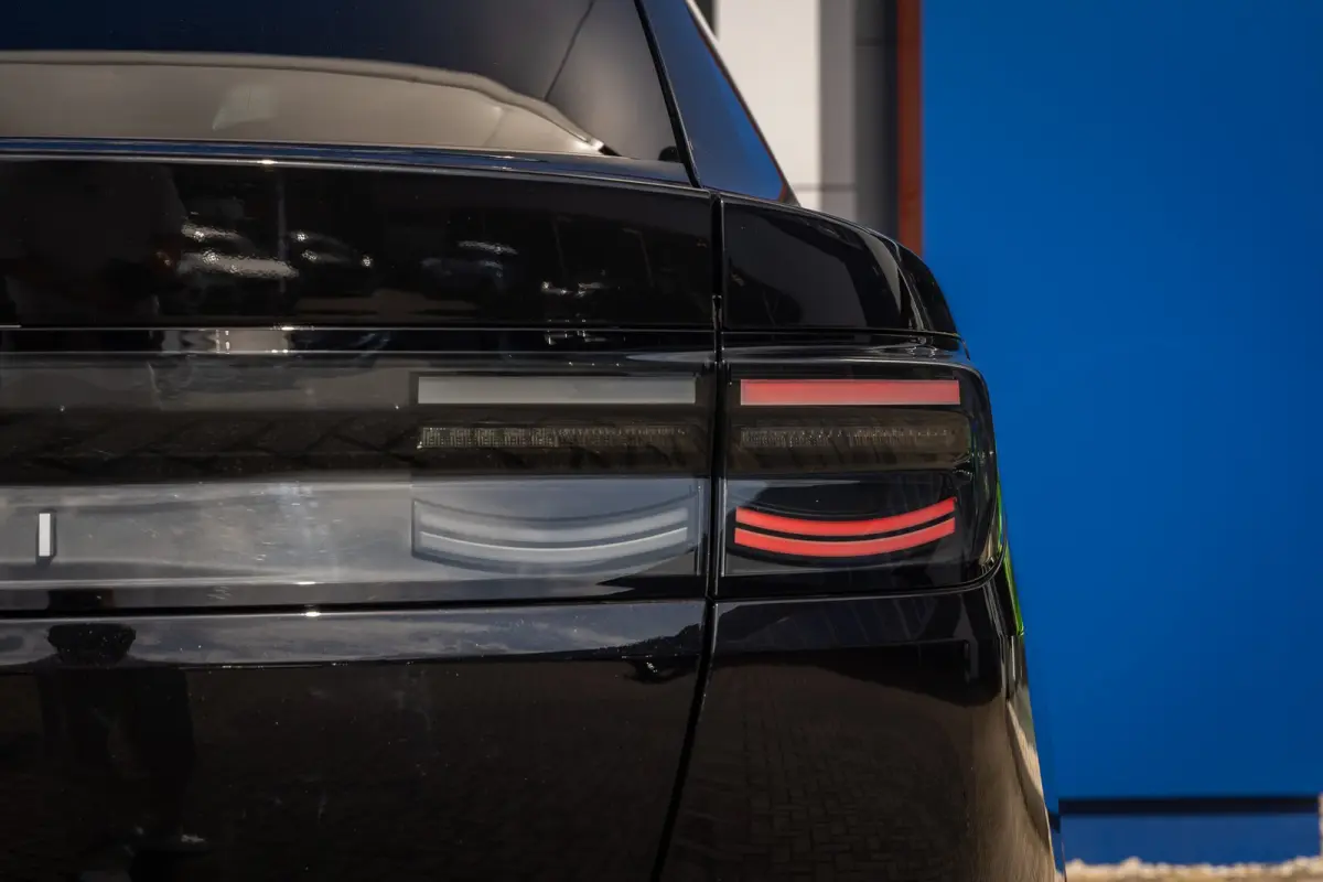Premium Extended Range RWD 77 kWh | Trekhaak Elek. | Adaptive Cruise Control | 360 Camera l B&O | 2 Elektrisch verstelbaren stoelen | Achteruitrijcamera | Apple Carplay/Android Auto | Achter
