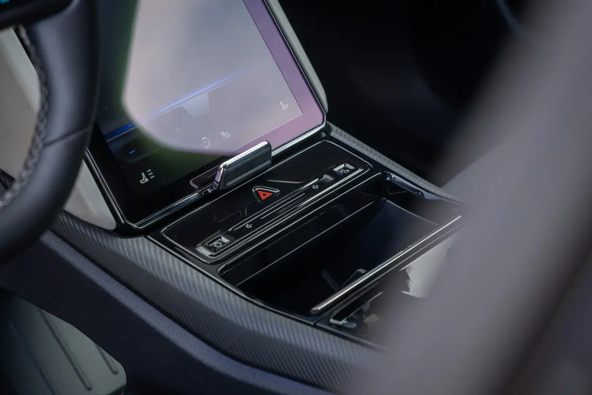 Premium Extended Range RWD 77 kWh | Trekhaak Elek. | Adaptive Cruise Control | 360 Camera l B&O | 2 Elektrisch verstelbaren stoelen | Achteruitrijcamera | Apple Carplay/Android Auto | Achter