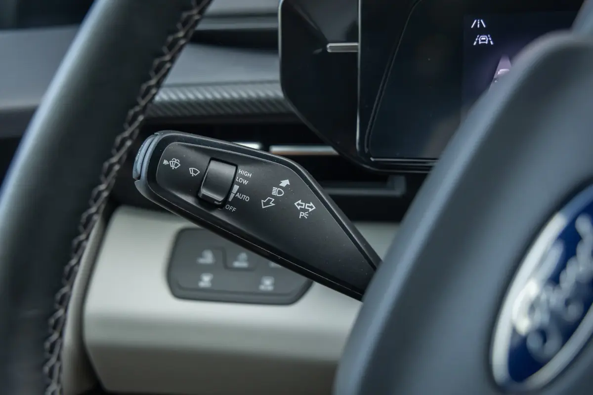 Premium Extended Range RWD 77 kWh | Trekhaak Elek. | Adaptive Cruise Control | 360 Camera l B&O | 2 Elektrisch verstelbaren stoelen | Achteruitrijcamera | Apple Carplay/Android Auto | Achter
