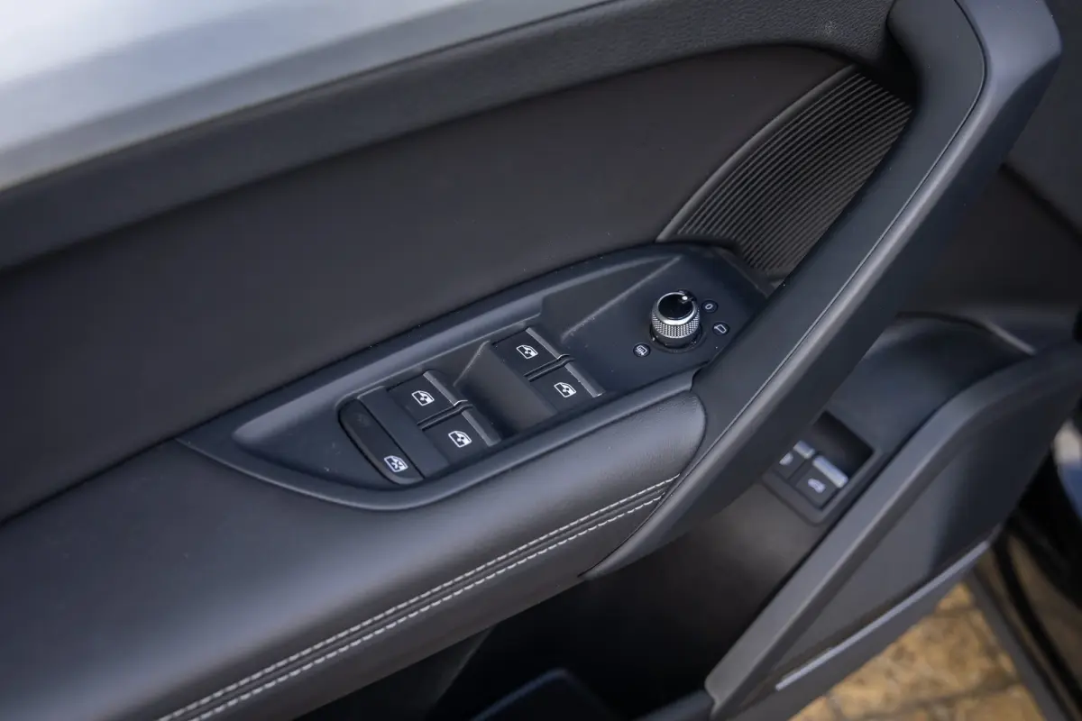 55 TFSI e S edition | Pano-dak | Bang & Olufsen | Cruise control adaptief | Stoelverwarming | Navigatie | Apple Carplay/Android Auto | Elektrisch bedienbare achterklep | Apple Carplay/Androi