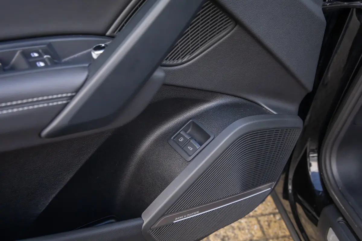 55 TFSI e S edition | Pano-dak | Bang & Olufsen | Cruise control adaptief | Stoelverwarming | Navigatie | Apple Carplay/Android Auto | Elektrisch bedienbare achterklep | Apple Carplay/Androi