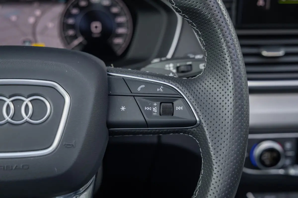 55 TFSI e S edition | Pano-dak | Bang & Olufsen | Cruise control adaptief | Stoelverwarming | Navigatie | Apple Carplay/Android Auto | Elektrisch bedienbare achterklep | Apple Carplay/Androi