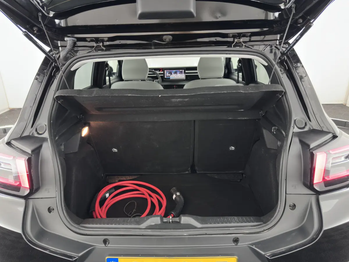 Max 113pk 44 kWh [3-Fase-11kW ] {SoH-90%} (INCL.BTW) *FULL-LED | NAVI-FULLMAP | CAMERA | COMFORT-SEATS | PRIVACY-GLASS | CARPLAY | DAB | ECC | PDC | CRUISE | 17''ALU*