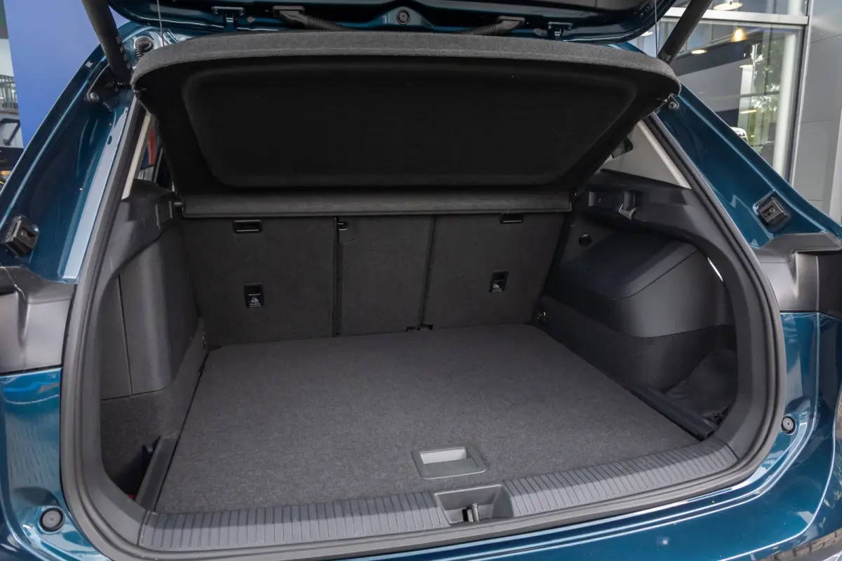 1.5 eHybrid Elegance | Elek. Trekhaak | Cruise control adaptief | Panorama dak Elek. | 20'' | 360 Camera | Stoel/Stuurverwarming | Achterklep Elek. | Apple Carplay/Android Auto | Achteruitri