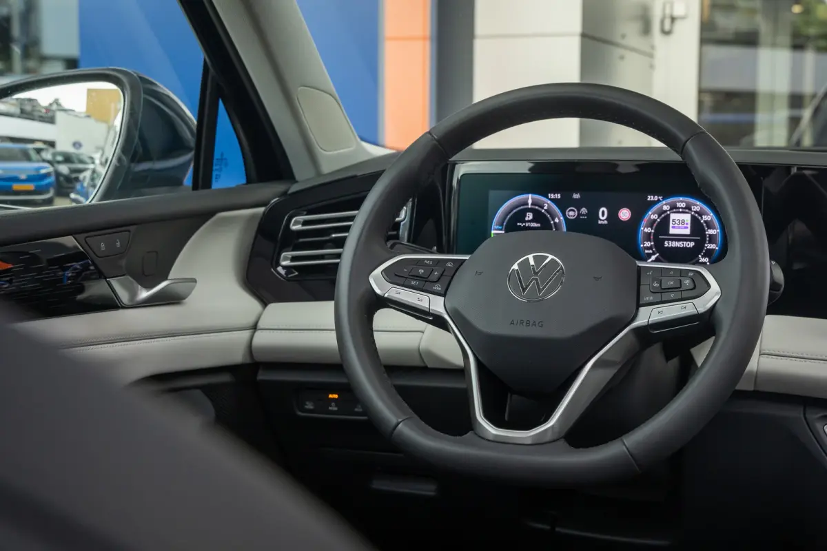 1.5 eHybrid Elegance | Elek. Trekhaak | Cruise control adaptief | Panorama dak Elek. | 20'' | 360 Camera | Stoel/Stuurverwarming | Achterklep Elek. | Apple Carplay/Android Auto | Achteruitri