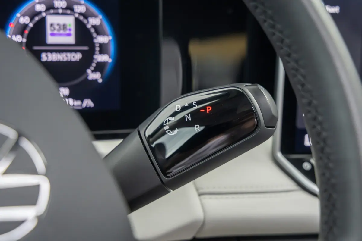 1.5 eHybrid Elegance | Elek. Trekhaak | Cruise control adaptief | Panorama dak Elek. | 20'' | 360 Camera | Stoel/Stuurverwarming | Achterklep Elek. | Apple Carplay/Android Auto | Achteruitri