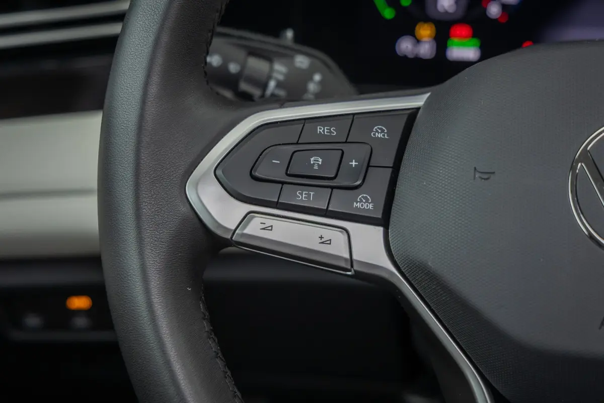1.5 eHybrid Elegance | Elek. Trekhaak | Cruise control adaptief | Panorama dak Elek. | 20'' | 360 Camera | Stoel/Stuurverwarming | Achterklep Elek. | Apple Carplay/Android Auto | Achteruitri