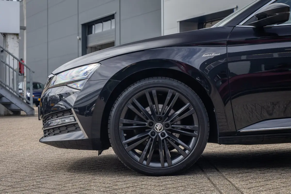 1.4 TSI iV PHEV 218PK Laurin & Klement | Leder | Camera | Memory | Canton audio | Cruise adaptief | 19'' | Dodehoek detectie | Matrix LED | Stoel+stuur verwarming | | Apple Carplay/Android A
