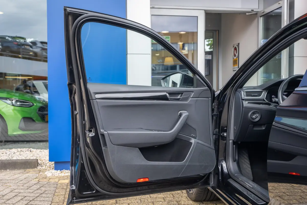 1.4 TSI iV PHEV 218PK Laurin & Klement | Leder | Camera | Memory | Canton audio | Cruise adaptief | 19'' | Dodehoek detectie | Matrix LED | Stoel+stuur verwarming | | Apple Carplay/Android A