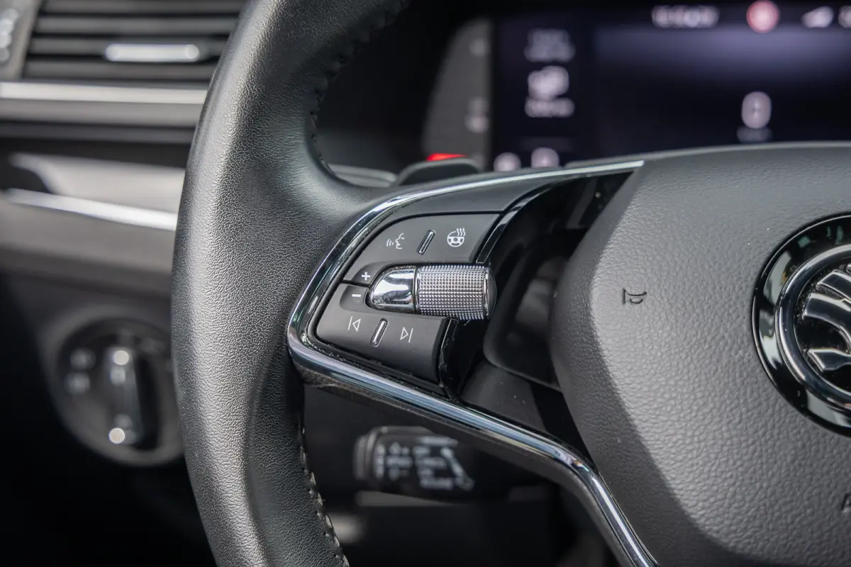 1.4 TSI iV PHEV 218PK Laurin & Klement | Leder | Camera | Memory | Canton audio | Cruise adaptief | 19'' | Dodehoek detectie | Matrix LED | Stoel+stuur verwarming | | Apple Carplay/Android A