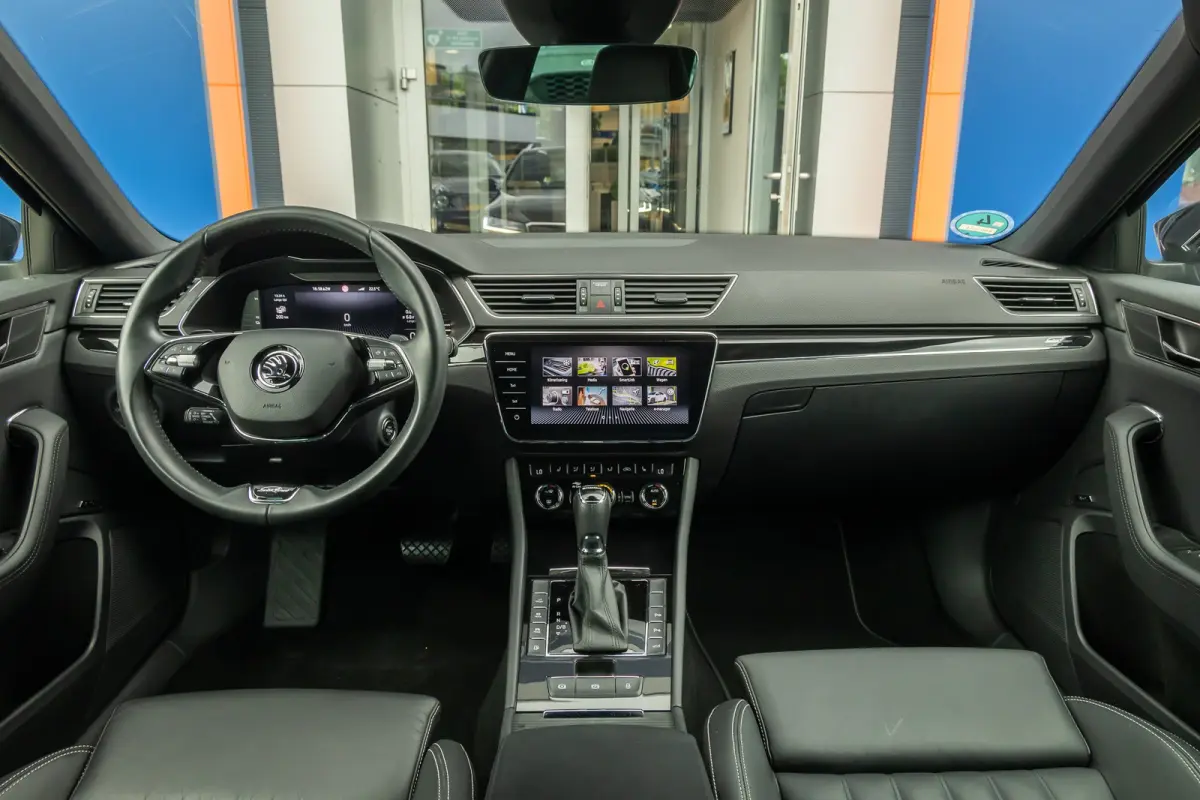 1.4 TSI iV PHEV 218PK Laurin & Klement | Leder | Camera | Memory | Canton audio | Cruise adaptief | 19'' | Dodehoek detectie | Matrix LED | Stoel+stuur verwarming | | Apple Carplay/Android A