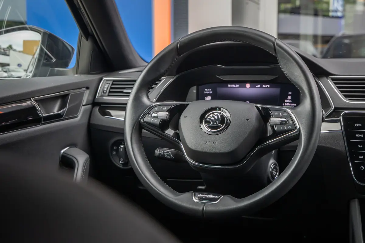 1.4 TSI iV PHEV 218PK Laurin & Klement | Leder | Camera | Memory | Canton audio | Cruise adaptief | 19'' | Dodehoek detectie | Matrix LED | Stoel+stuur verwarming | | Apple Carplay/Android A