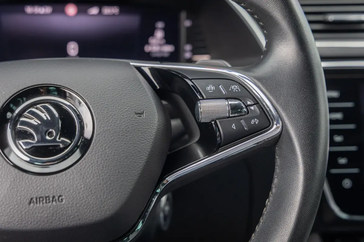 1.4 TSI iV PHEV 218PK Laurin & Klement | Leder | Camera | Memory | Canton audio | Cruise adaptief | 19'' | Dodehoek detectie | Matrix LED | Stoel+stuur verwarming | | Apple Carplay/Android A