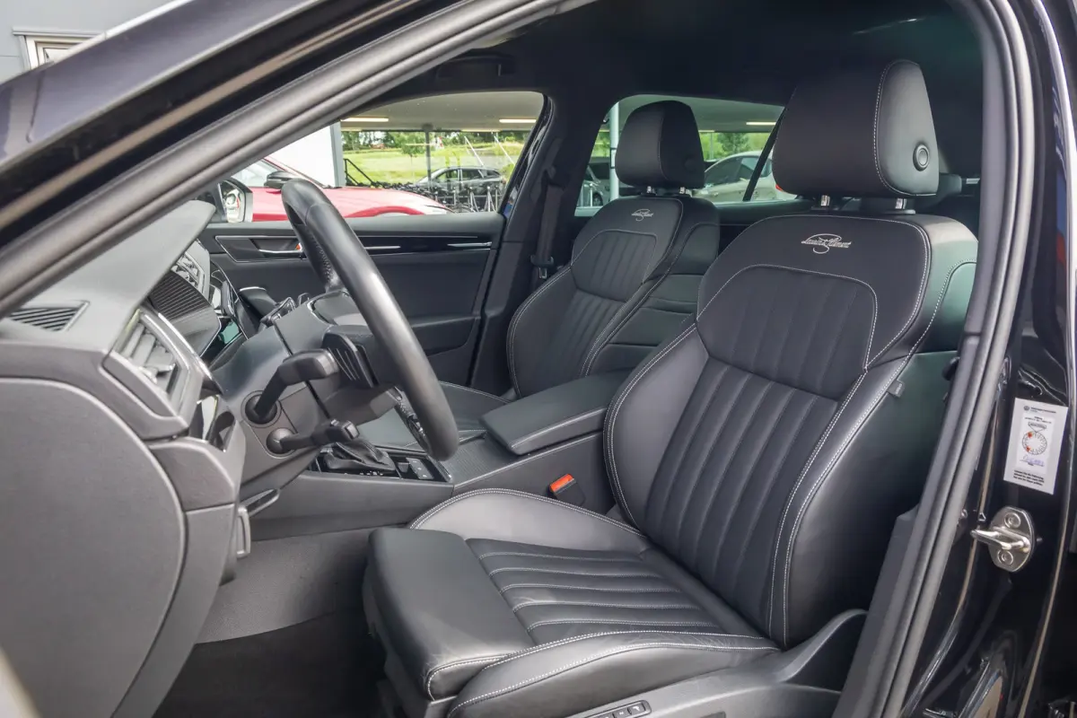 1.4 TSI iV PHEV 218PK Laurin & Klement | Leder | Camera | Memory | Canton audio | Cruise adaptief | 19'' | Dodehoek detectie | Matrix LED | Stoel+stuur verwarming | | Apple Carplay/Android A