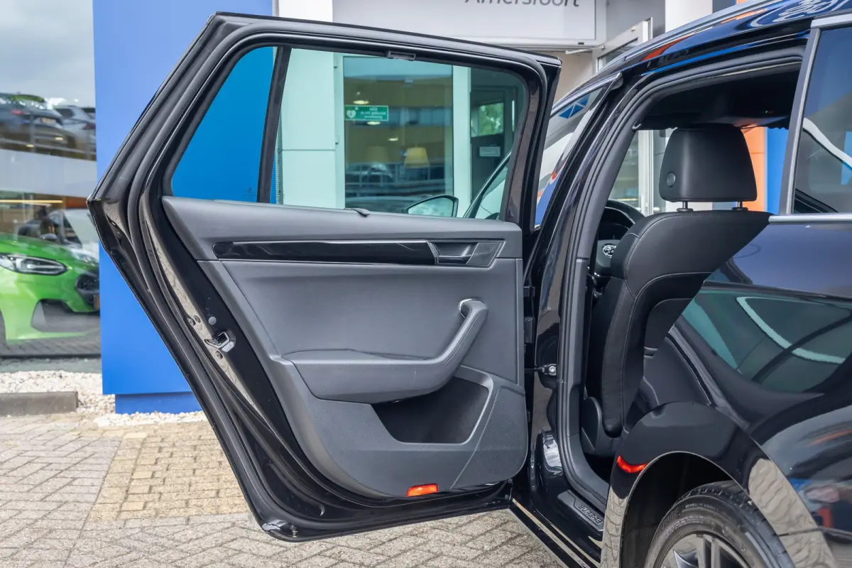 1.4 TSI iV PHEV 218PK Laurin & Klement | Leder | Camera | Memory | Canton audio | Cruise adaptief | 19'' | Dodehoek detectie | Matrix LED | Stoel+stuur verwarming | | Apple Carplay/Android A
