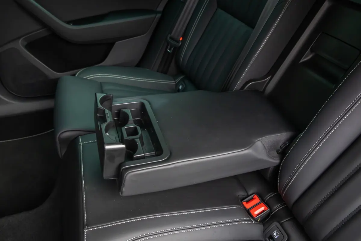 1.4 TSI iV PHEV 218PK Laurin & Klement | Leder | Camera | Memory | Canton audio | Cruise adaptief | 19'' | Dodehoek detectie | Matrix LED | Stoel+stuur verwarming | | Apple Carplay/Android A
