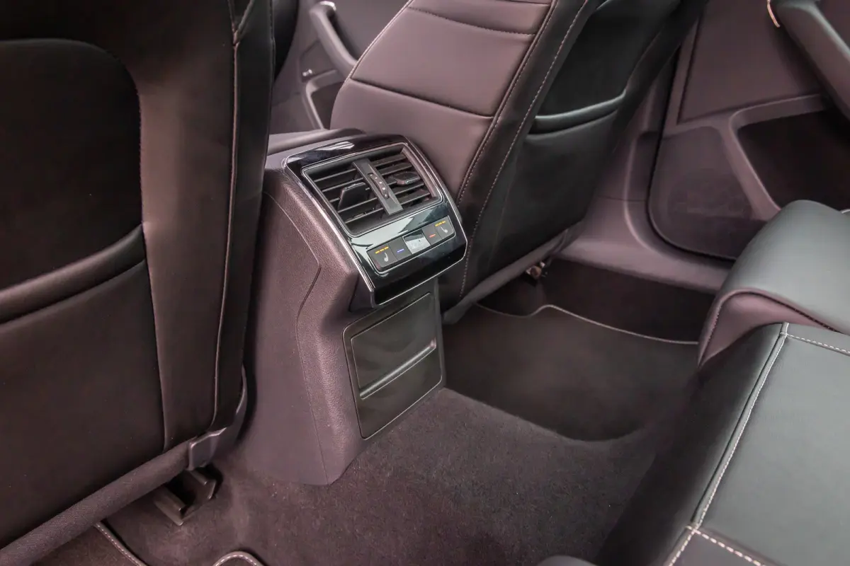 1.4 TSI iV PHEV 218PK Laurin & Klement | Leder | Camera | Memory | Canton audio | Cruise adaptief | 19'' | Dodehoek detectie | Matrix LED | Stoel+stuur verwarming | | Apple Carplay/Android A
