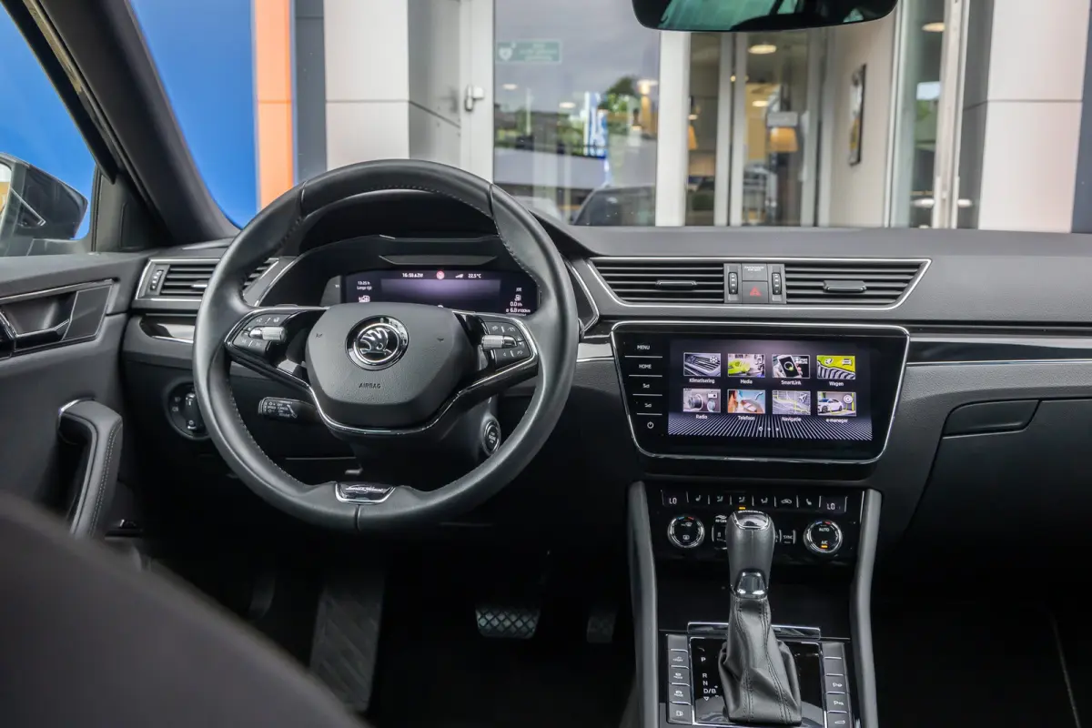 1.4 TSI iV PHEV 218PK Laurin & Klement | Leder | Camera | Memory | Canton audio | Cruise adaptief | 19'' | Dodehoek detectie | Matrix LED | Stoel+stuur verwarming | | Apple Carplay/Android A