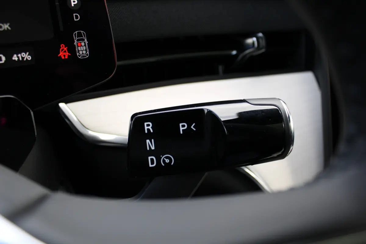 Twin Motor Performance Ultra 7p. 106 kWh | Luchtvering | Bowers & Wilkins | Verwarmde Voor + Achterstoelen | 360 Camera |