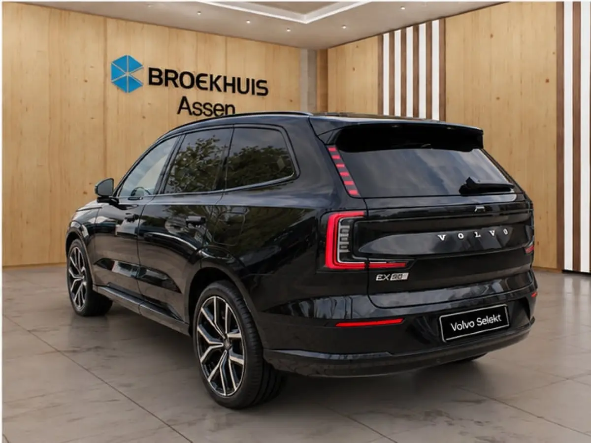 Twin Motor Performance Ultra 7p. 106 kWh | Luchtvering | Bowers & Wilkins | Verwarmde Voor + Achterstoelen | 360 Camera |